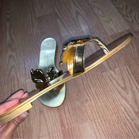 SELL BY 10/24/25 Giuseppe Zanotti Nuvorock Metallic Gold Wing Flat Thong Sandals - Picture 7 of 16